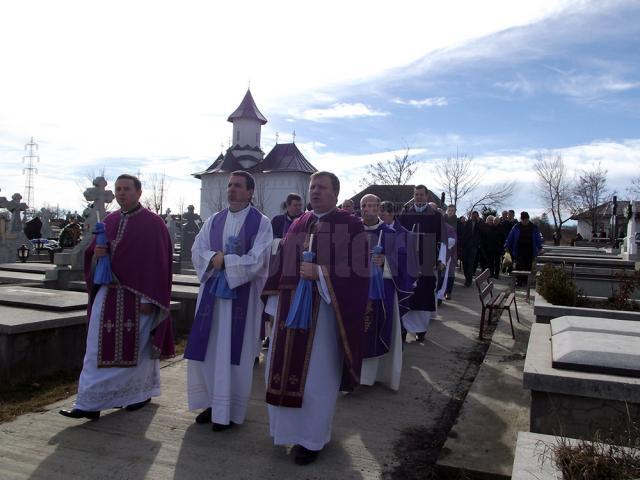 Elisabeta Kastel, ultima supravieţuitoare din lotul celor condamnaţi împreună cu monseniorul Vladimir Ghika, a fost înmormântată ieri la Suceava