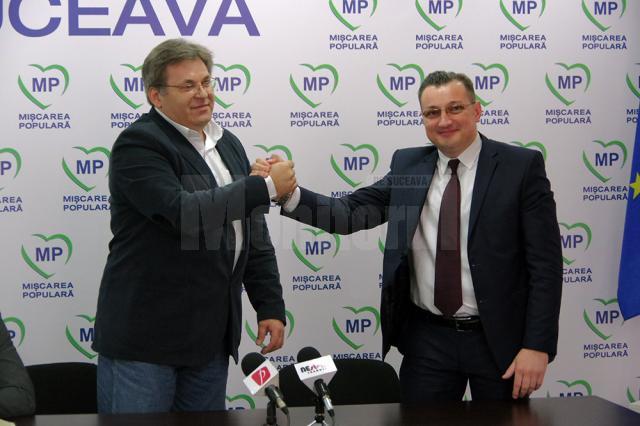 Liderul Mişcării Populare Suceava, Corneliu Popovici, şi primarul din Pojorâta, Ioan Bogdan Codreanu