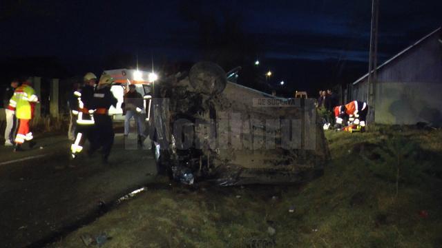 Un tânăr de 17 ani care gonea la volanul unei maşini a murit în urma unui groaznic accident