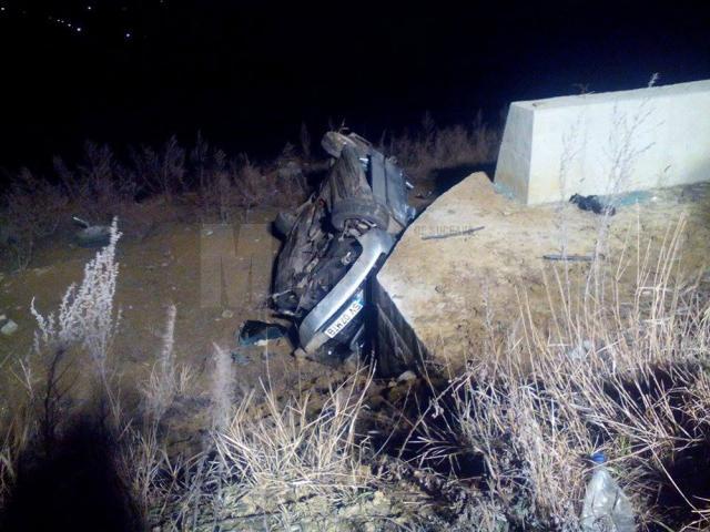 Accidentul din 10 februarie, când un BMW a „zburat” în afara şoselei şi s-a lovit de un zid de beton