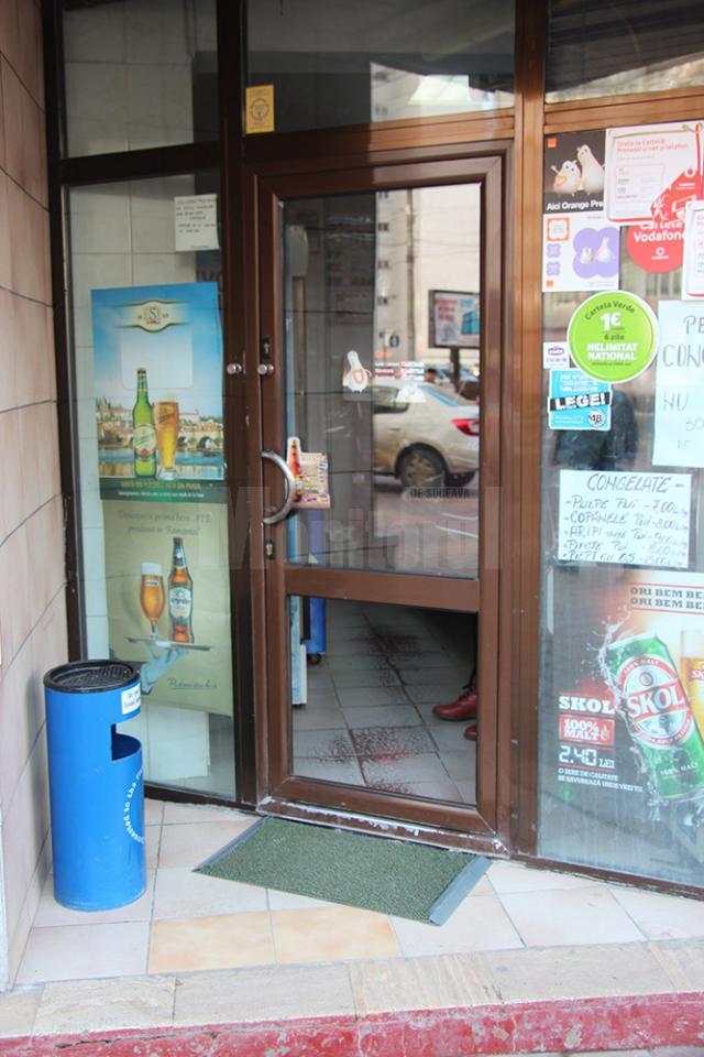 Magazin alimentar spart în toiul nopţii, pe bulevardul George Enescu din municipiu