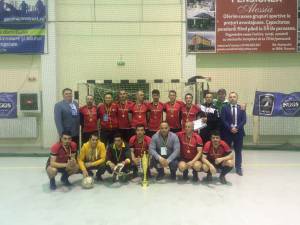 Viitorul Adâncata a primit trofeul pentru câştigarea celei de-a doua ediţii a Campionatului judeţean de futsal