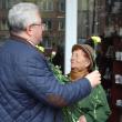 Primarul Ion Lungu a împărţit flori sucevencelor
