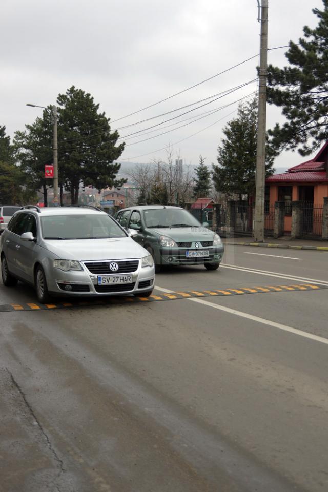 „Spinări de măgar” montate la cele mai periculoase treceri de pietoni din Suceava