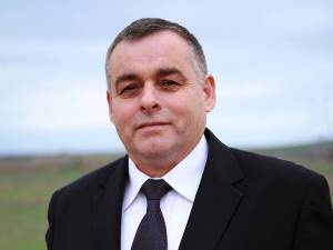 Constantin Galan a demisionat din ALDE Suceava şi a anunţat în plenul Camerei Deputaţilor afilierea la grupul PNL