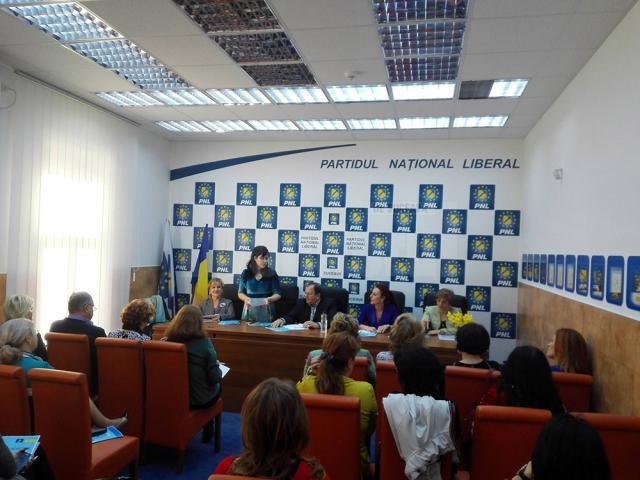 Dezbaterea proiectului "Agenda femeii din România" a avut loc la sediul PNL Suceava