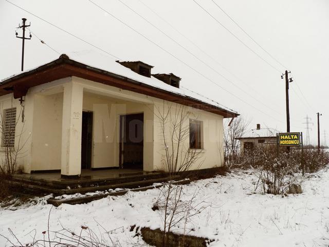 Şefii de la CFR, primarii şi stareţul Mănăstirii Putna s-au pus de acord pentru ca trenurile să ajungă din nou la Putna
