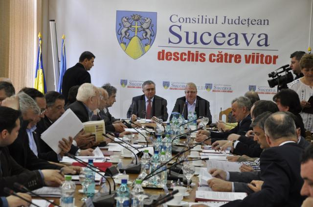 Consilierii judeţeni au votat cu 30 de voturi „pentru” şi trei abţineri proiectul prin care CJ Suceava solicită Consiliului Local Pojorâta cele nouă hectare de teren