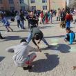 Expoziţii de pictură, desene pe asfalt, dansuri realizate de copii cu nevoie speciale, la Centrul Şcolar Suceava