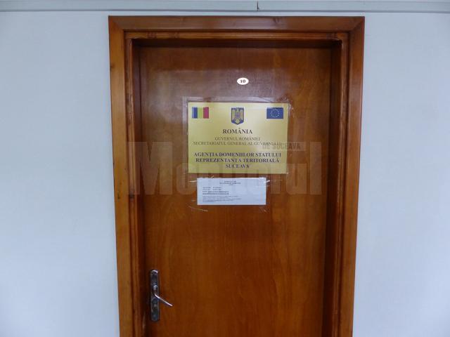 Sediul reprezentanţei Teritoriale Suceava a Agenţiei Domeniului Statului, de la etajul I al cladirii Directiei Agricole Suceava