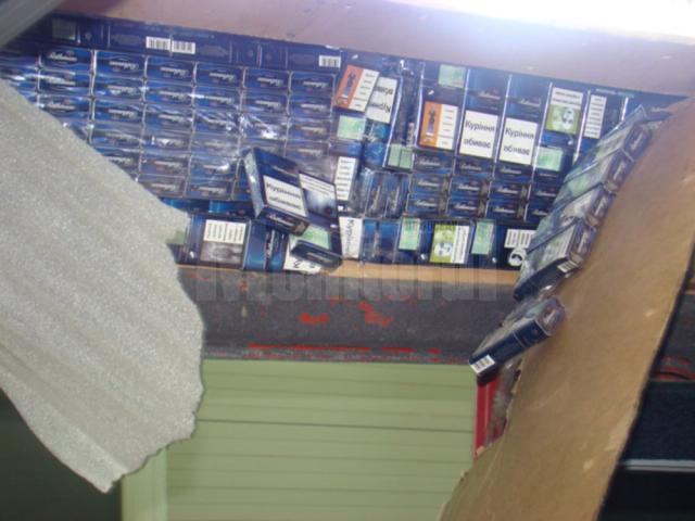 Peste 12.000 de pachete de ţigări confiscate de poliţiştii de frontieră suceveni