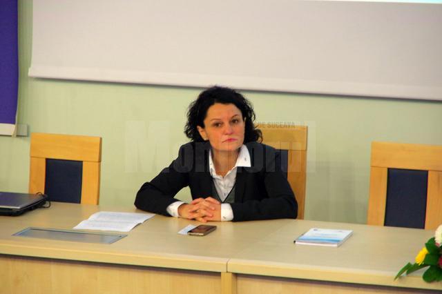 Prof. univ. dr. Carmen Năstase, decanul Facultăţii de Ştiinţe Economice