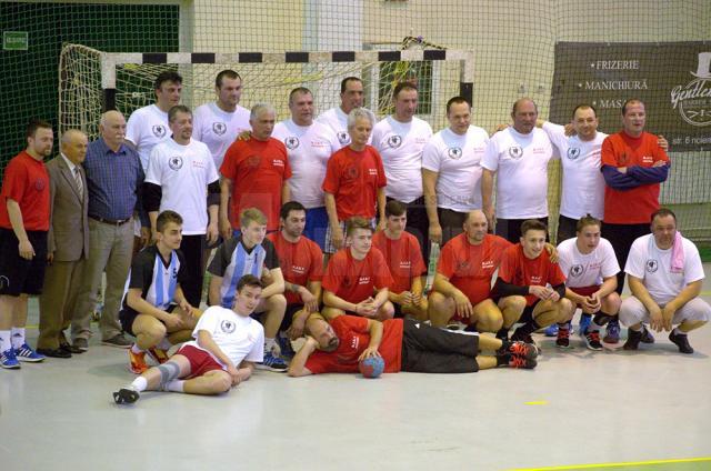 Handbaliști și profesori din toate generațiile au jucat un meci în memoria regretatului profesor și antrenor Dumitru Bernicu