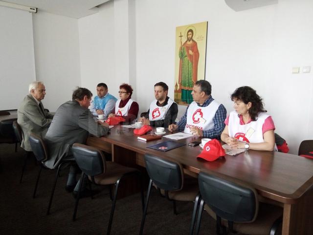 Sindicalişti SANITAS la întâlnirea cu subprefectul Atanasă Nistor