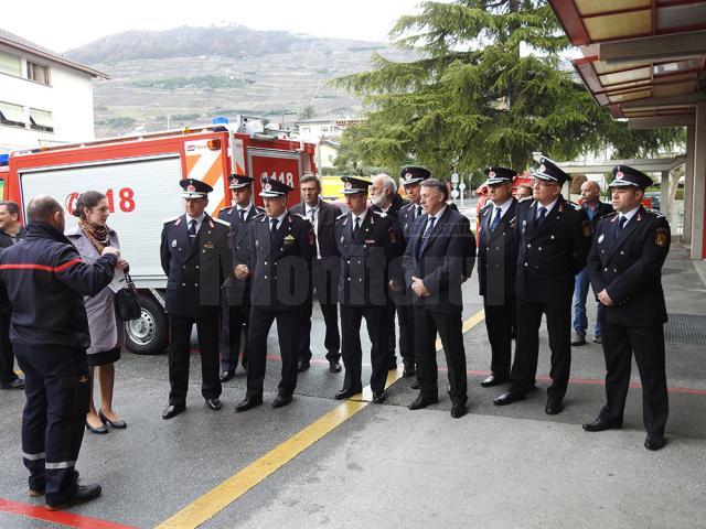 Pompierii români au constatat că tehnica de intervenţie a elveţienilor este similară cu noua tehnică din dotarea ISU