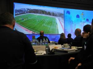 Imagini cu manifestarea de pe terenul LPS, în timpul Congresului UEFA