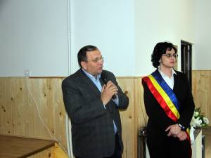 Angelica Fădor şi Gheorghe Flutur la inaugurarea căminului cultural din Iacobeni