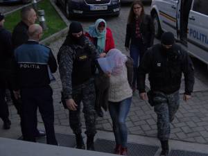 16 persoane acuzate de contrabandă în zona Pieţei Mari din Suceava, ridicate pentru audieri