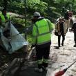 Sute de voluntari au curăţat vineri aleile şi zonele adiacente, în parcul Şipote