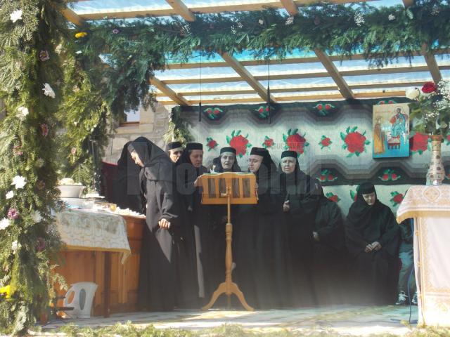 Hram la Voroneţ, de Sf. Gheorghe, la 25 de ani de la reînfiinţarea mănăstirii