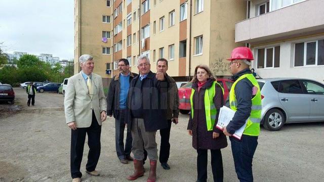 Ion Lungu a verificat lucrările la iluminatul stradal în zona blocurilor construite recent la Cartodrom