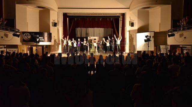 Două premii pentru Trupa de teatru studenţesc Fabulinus, la Festivalul „Serile teatrului studenţesc”