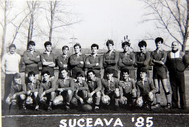 Cea mai bună generație de juniori a Sucevei din care a făcut parte și Cătălin Franciuc (al treilea de jos, de la stânga la dreapta)