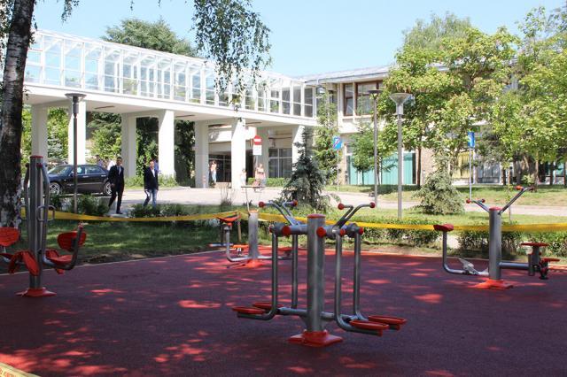 Aparatele de fitness montate de municipalitatea suceveană în parcul de la Universitate vor fi gestionate şi supravegheate de studenţi şi profesori ai Universităţii „Ştefan cel Mare” Suceava
