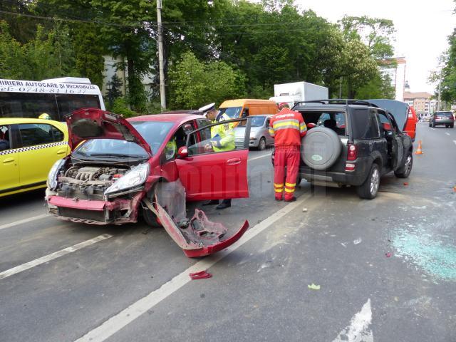 Maşinile implicate în accident