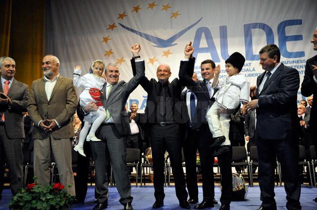 Călin Popescu Tăriceanu a dat startul campaniei ALDE cu lansarea candidaturii lui Alexandru Băişanu pentru Primăria Suceava