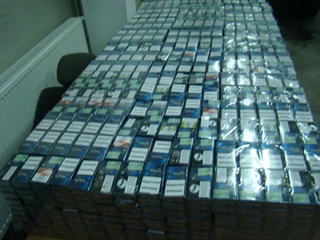 Au fost descoperite 14.500 de pachete de ţigări ucrainene de contrabandă