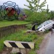 Un autoturism s-a izbit de un cap de pod, după ce şoferiţa a aţipit la volan