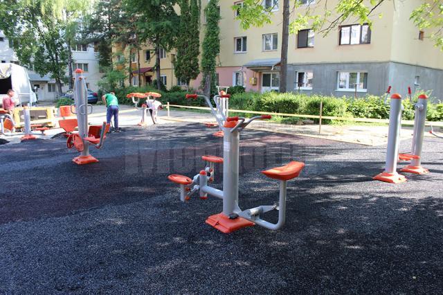 Aparatele de fitness moderne, puse la dispoziţia sucevenilor în cartierul George Enescu