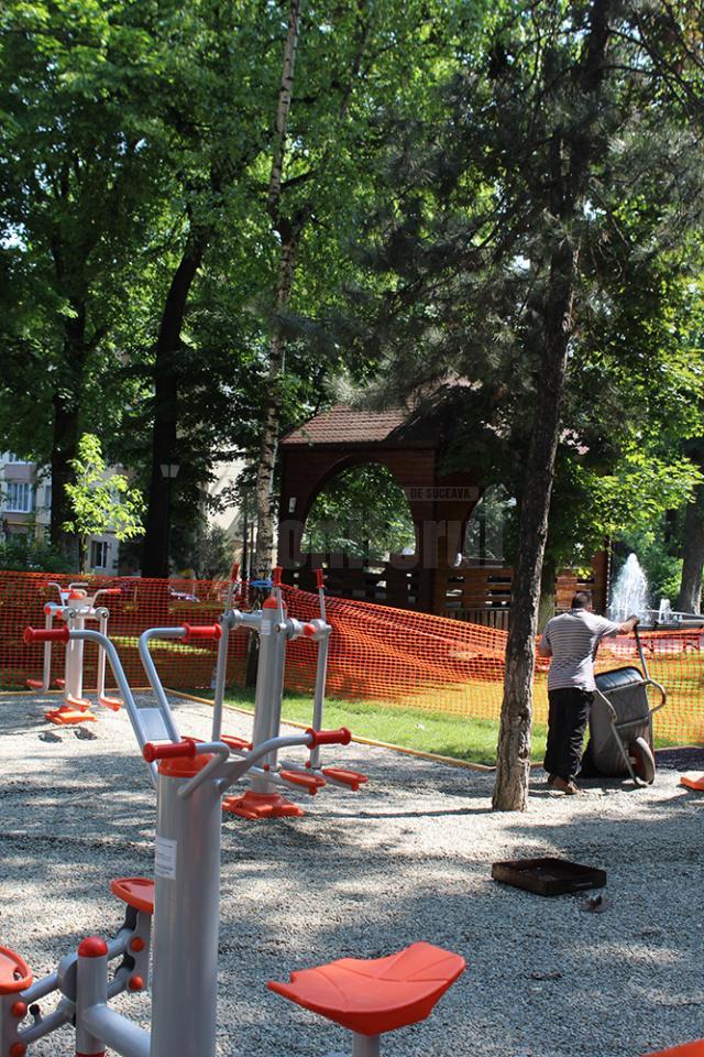 Aparate de fitness moderne, puse la dispoziţia sucevenilor în Parcul Central şi în cartierul George Enescu