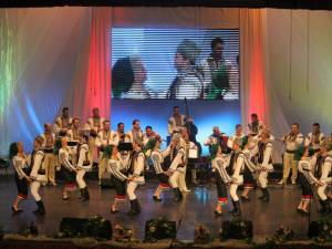 Ansamblul Artistic „Ciprian Porumbescu”, la Festivalul de dansuri populare din Balcani