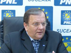 Liderul PNL Suceava, senatorul Gheorghe Flutur, candidează pentru preşedinţia Consiliului Judeţean