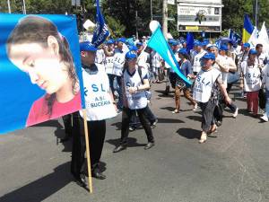 Aproape 200 de profesori din judeţ au protestat ieri la Bucureşti