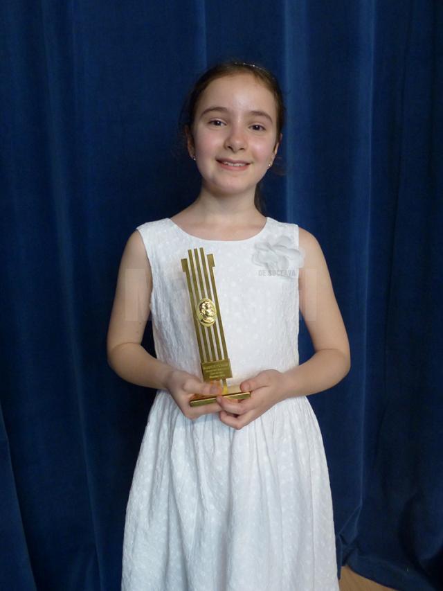 O elevă de 10 ani, din Bucureşti, a câştigat Trofeul Concursului „Lira de Aur”, de 1.000 de euro