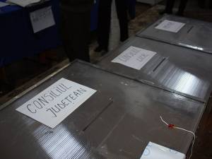 Organizaţia Fălticeni a PNL a solicitat renumărarea voturilor din toate secţiile de votare