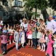 Noul loc de joacă amenajat de Primăria Suceava în Obcini este un real motiv de bucurie pentru cei mici