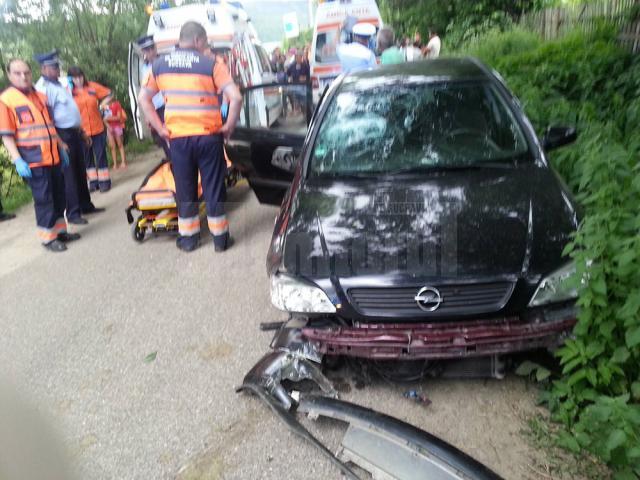 Accidentul s-a produs joi, în jurul orei 16.00, pe DJ 178, în satul Humoreni, comuna Comăneşti
