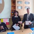 Acord de parteneriat între Şcoala „George Voevidca” Câmpulung şi Gimnaziul Nr. 6 Cernăuţi