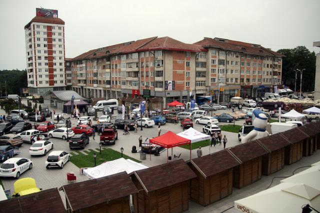 Peste 100 de modele de maşini sunt prezentate în cadrul Salonului Auto Bucovina