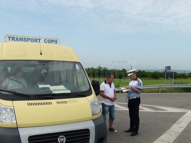 Au fost verificate microbuzele şi autocarele care transportă pasageri pe rutele autorizate