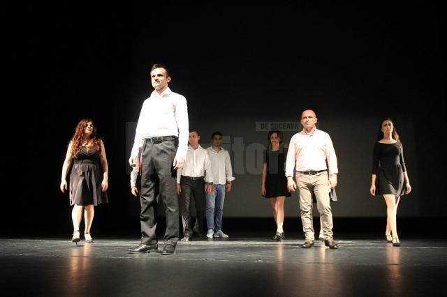 Tinerii actori ai Teatrului „Matei Vişniec” au fermecat publicul de la prima apariţie