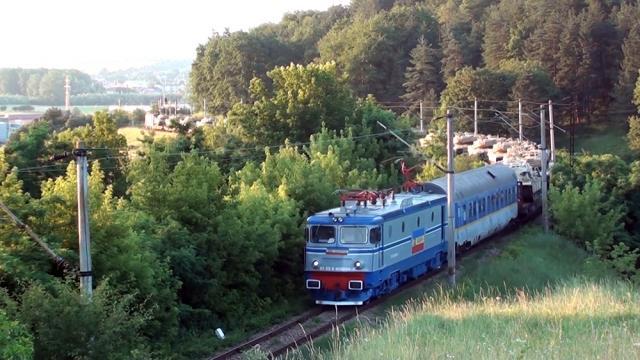 Două trenuri cu zeci de tancuri americane de luptă au tranzitat Suceava