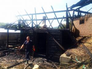 Incendiu la o gospodărie din Frasin