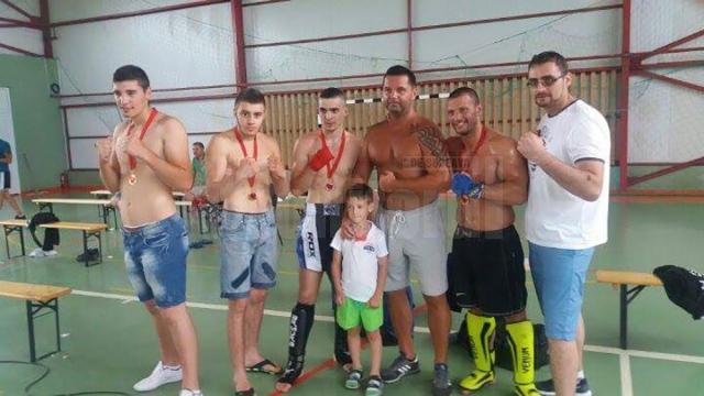 Luptătorii suceveni, alături de antrenorul Bogdan Radaviciute