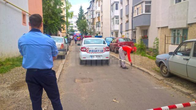 Guri de canal aruncate în aer după o puternică explozie produsă în cartierul George Enescu