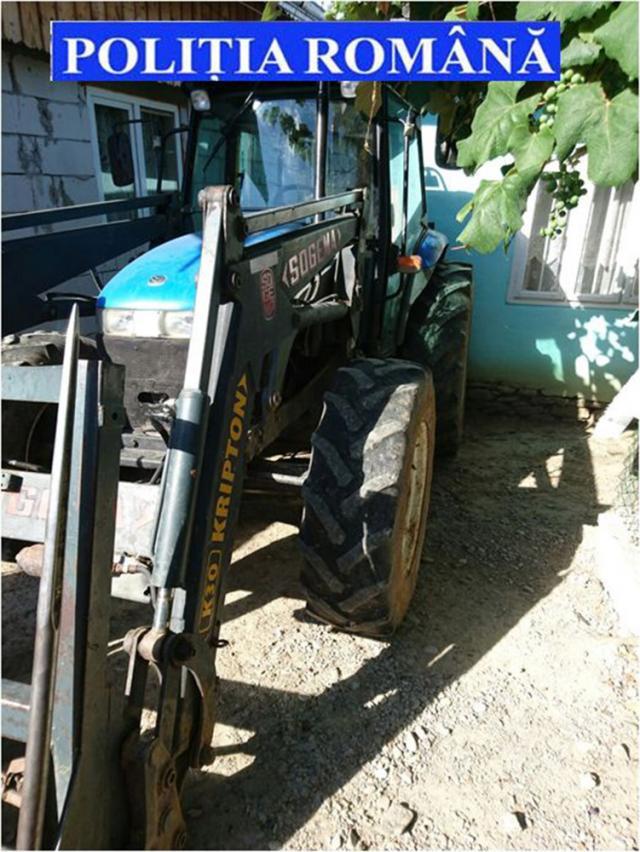 Tractorul de 18.000 de euro, furat de angajaţi